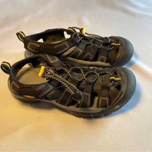 Keen Women’s Sandals waterproof, hiking, boating. Size 7